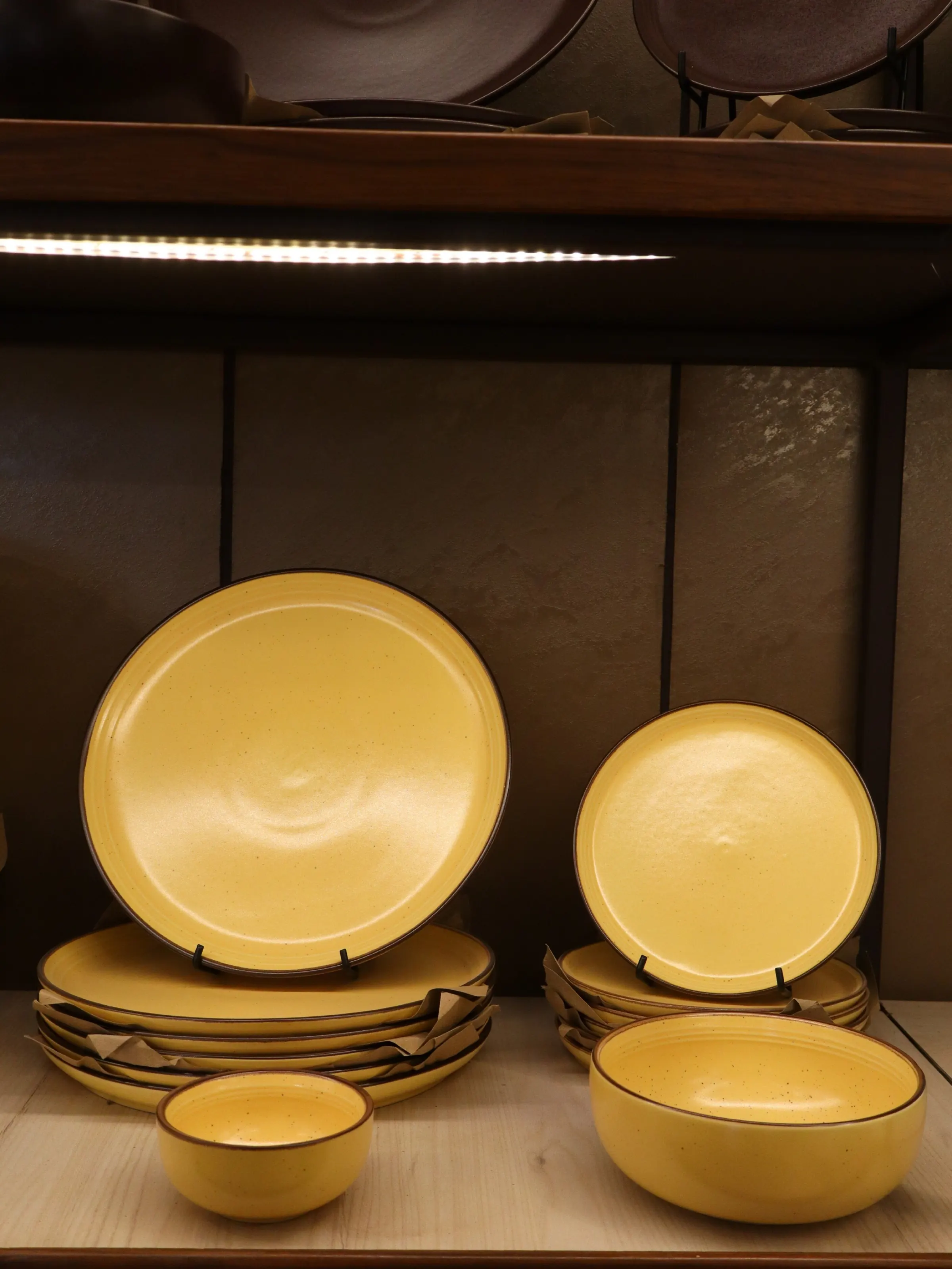 Wholesale Ceramics: Built for Hotels, Cafés & Restaurants